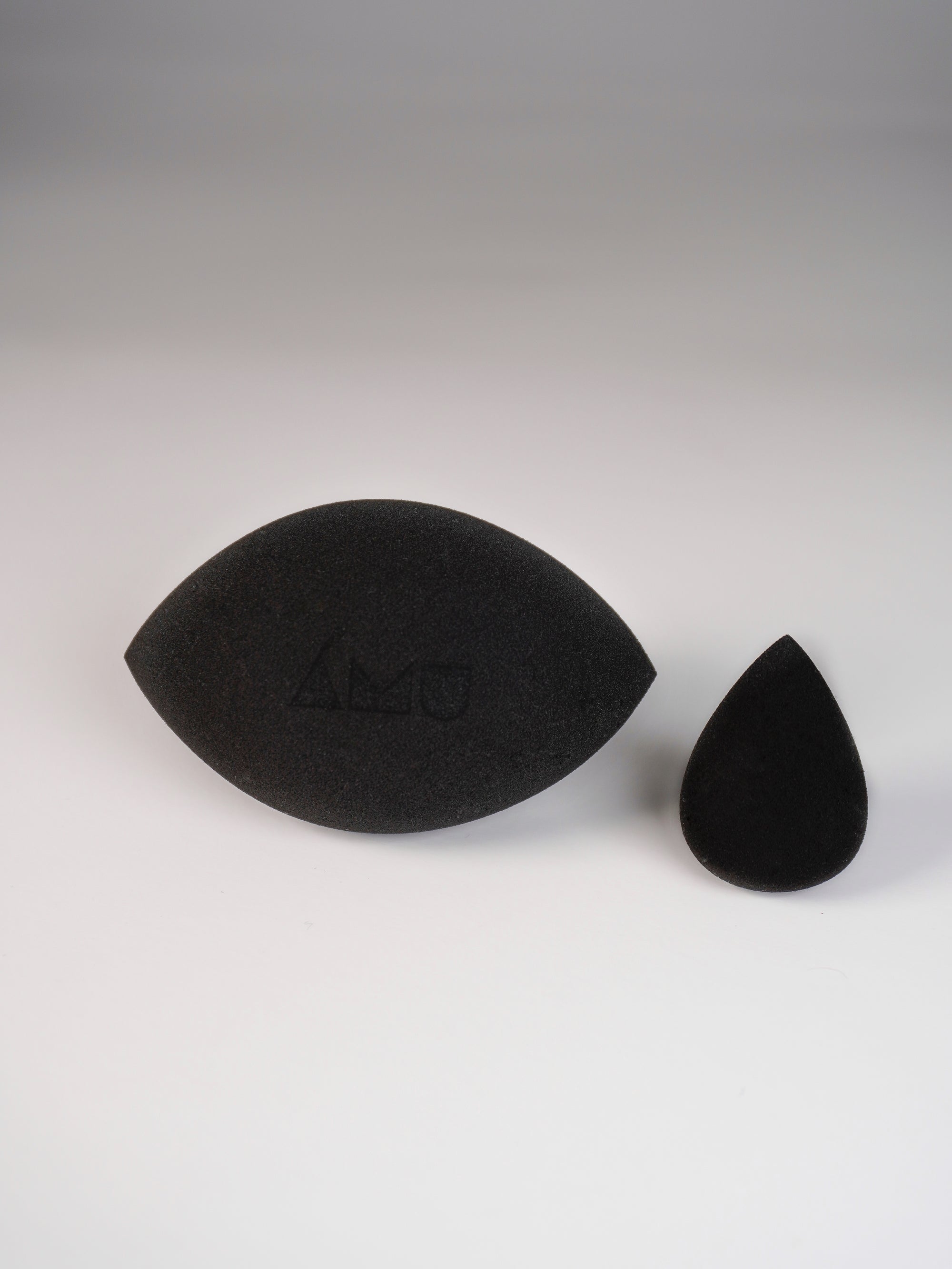 ÁMU  BLENDER BLACK