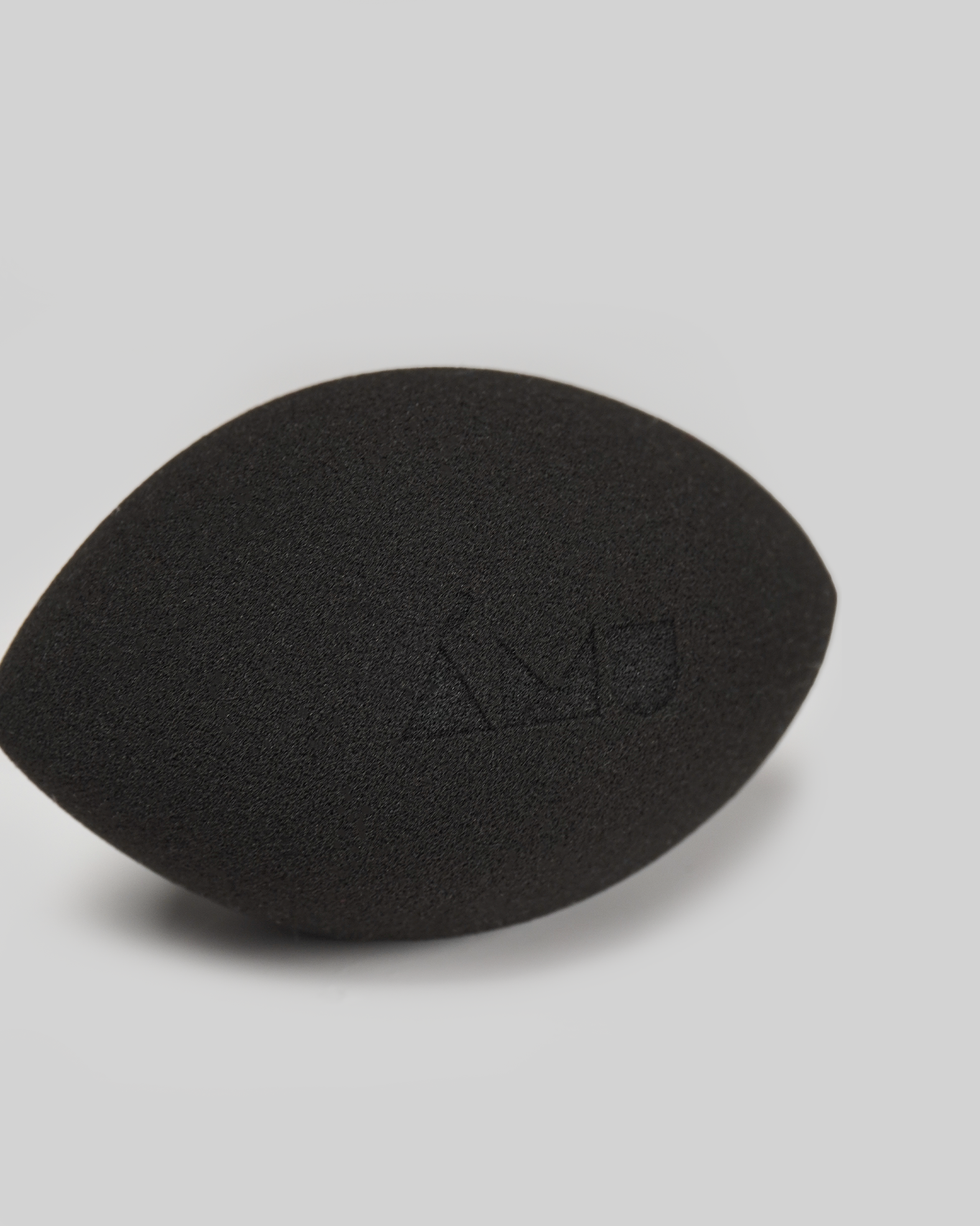 ÁMU  BLENDER BLACK
